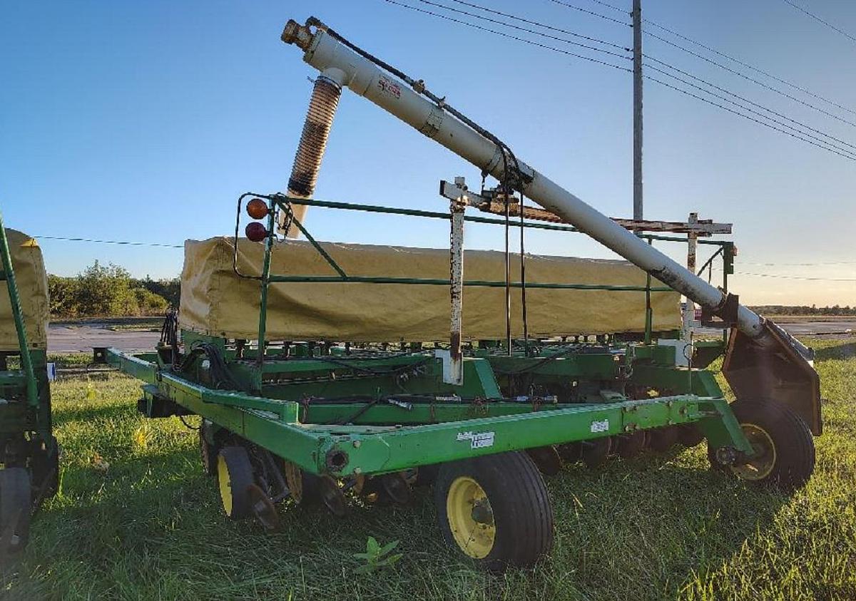 Used 1992 JOHN DEERE 750 Grain Drills