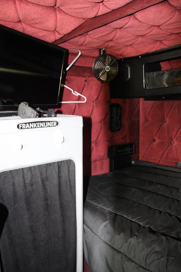 Used 1995 FREIGHTLINER 120