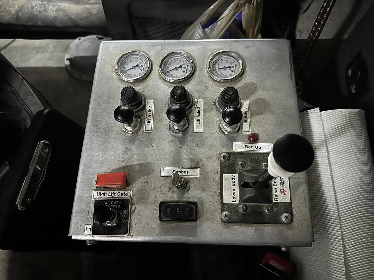 Used 2018 MACK Granite GU713