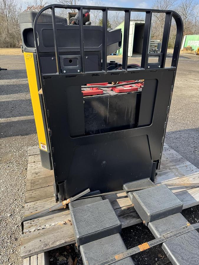 Used 2016 YALE Lift Truck Model