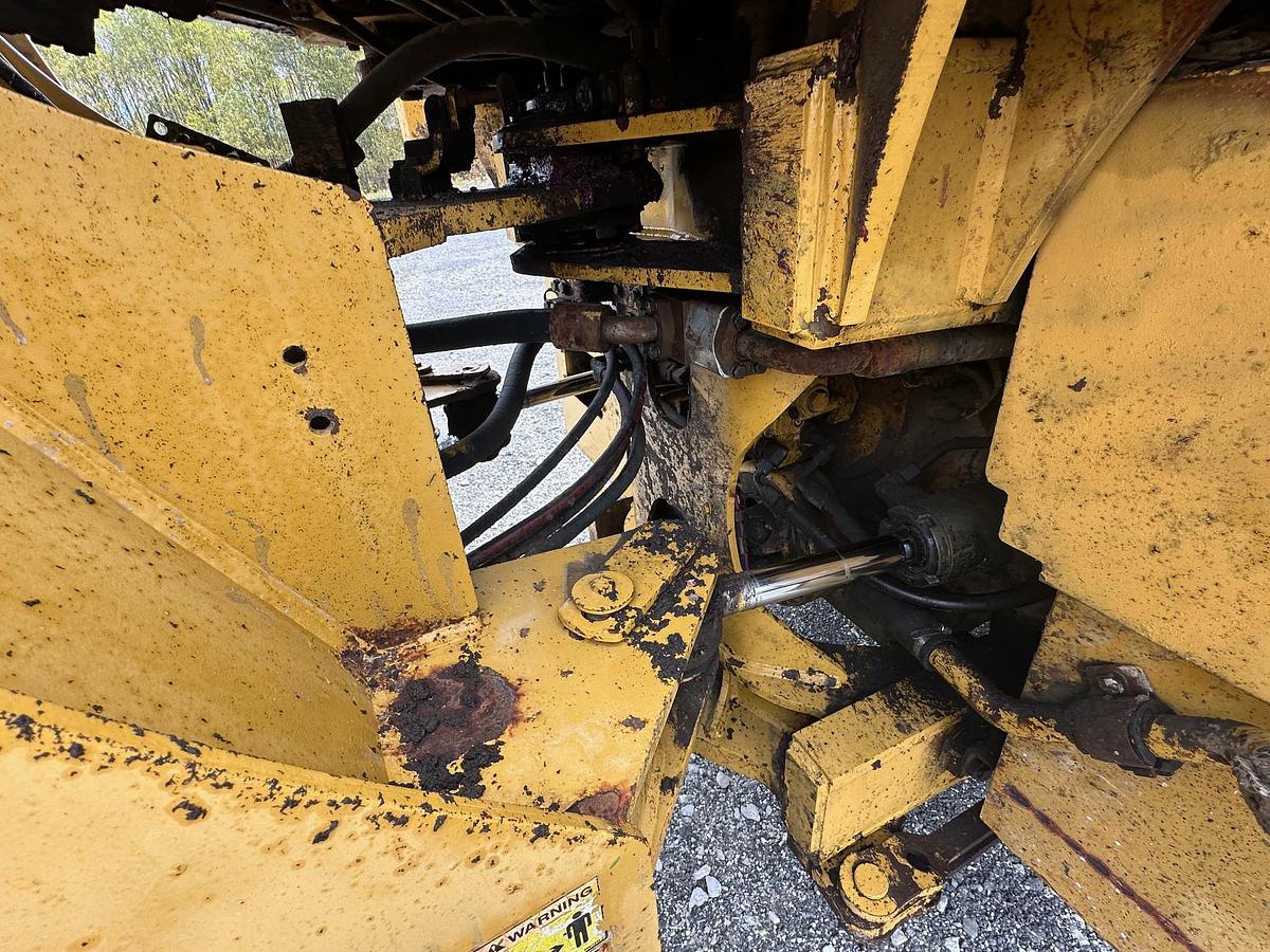 Used 2013 CATERPILLAR 962K