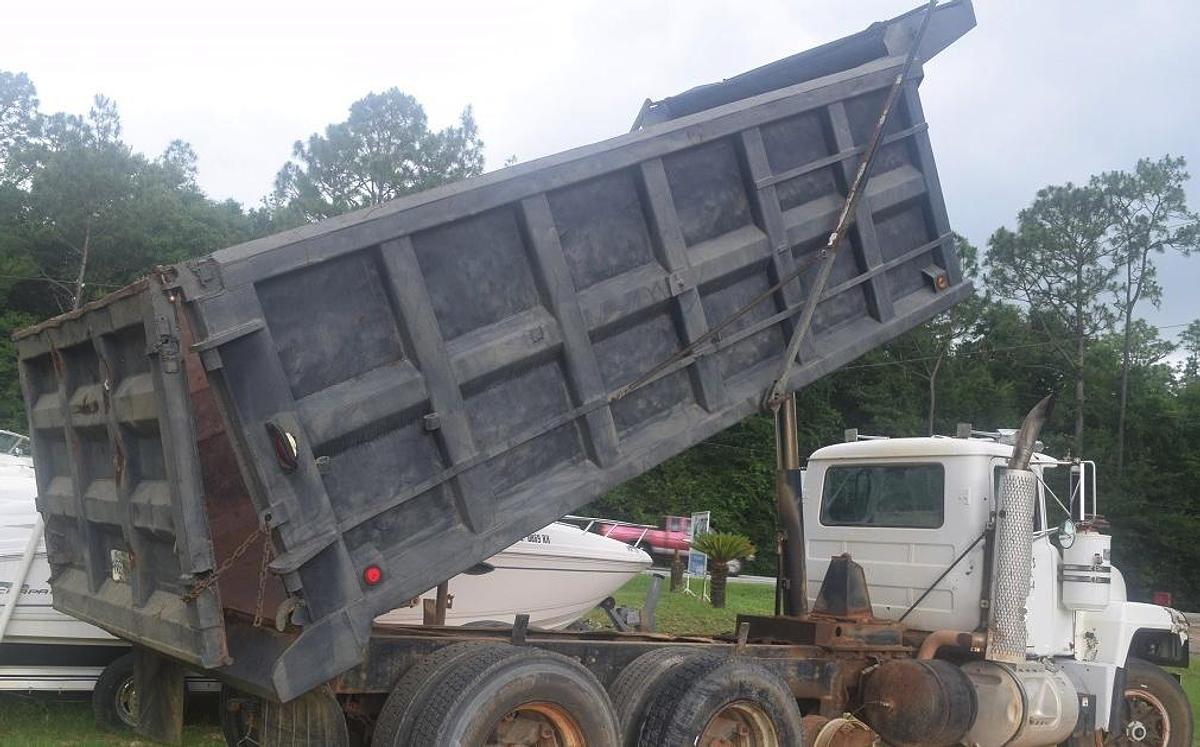 Used 1994 MACK RD688S