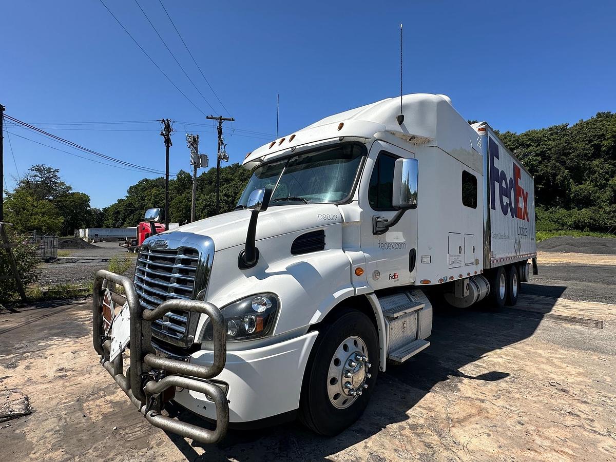 Used 2016 FREIGHTLINER Cascadia 113