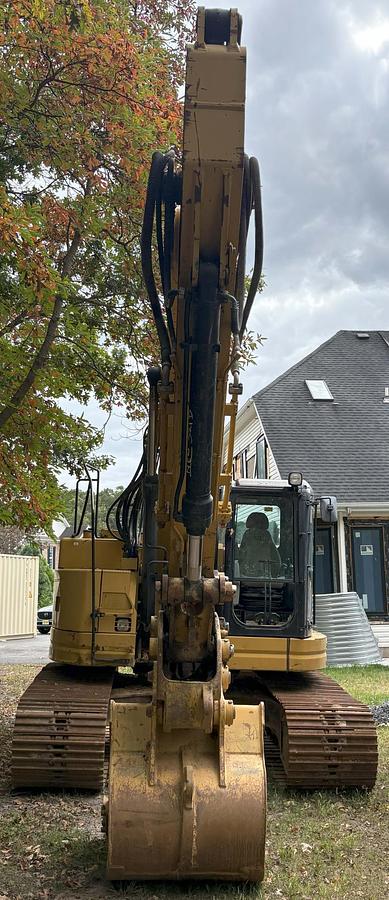 Used 2013 CATERPILLAR 321D LCR