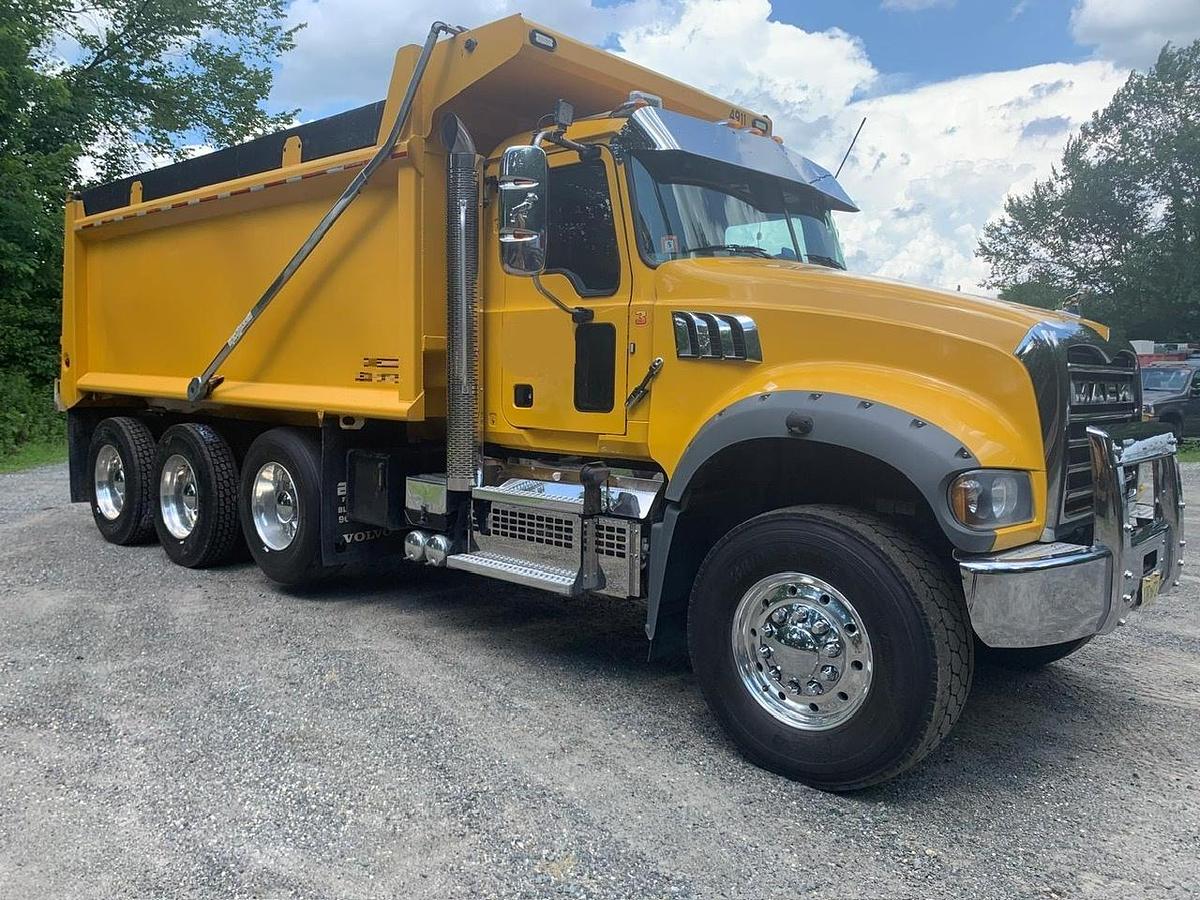Used 2021 MACK Granite