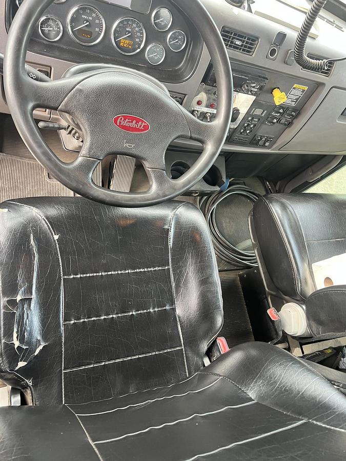 Used 2016 PETERBILT 348