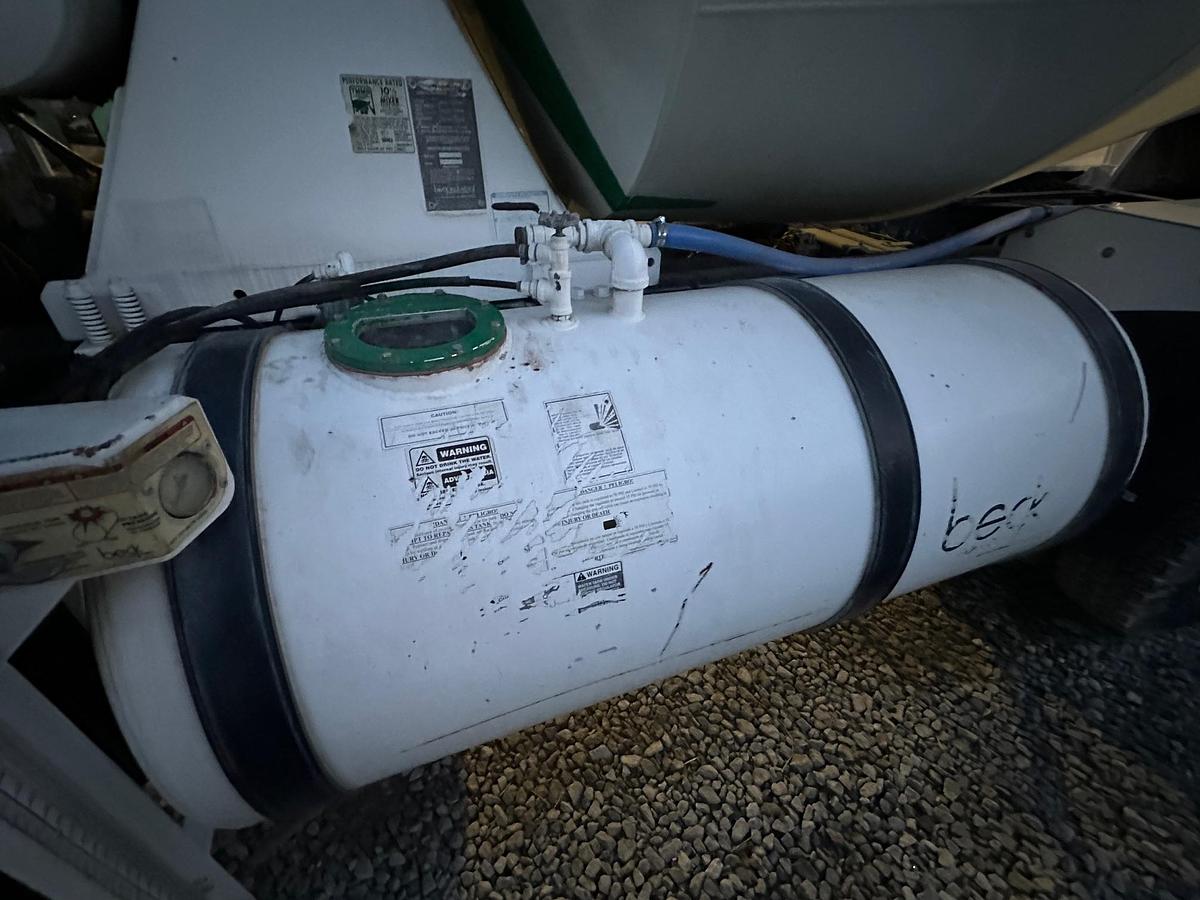 Used 2019 MACK GR64B Rear Mixer