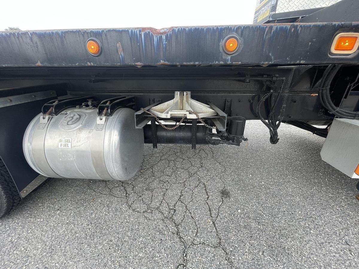 Used 2008 PETERBILT 365 Crane