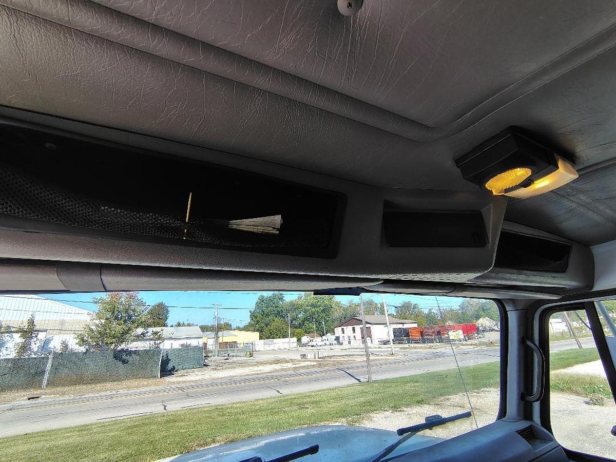 Used 1999 INTERNATIONAL 4700 Low Profile T444E