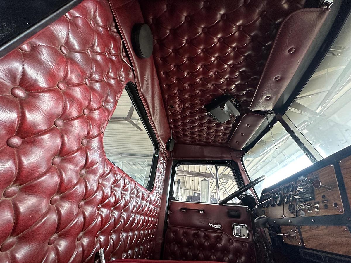 Used 1997 AUTOCAR DK6 Tilt Nose