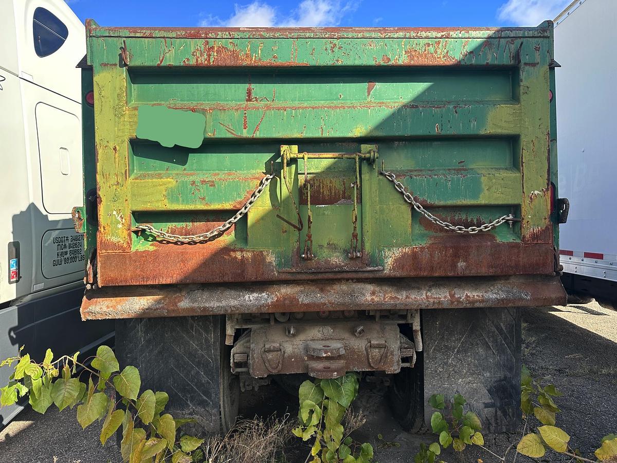 Used 2004 KENWORTH T300