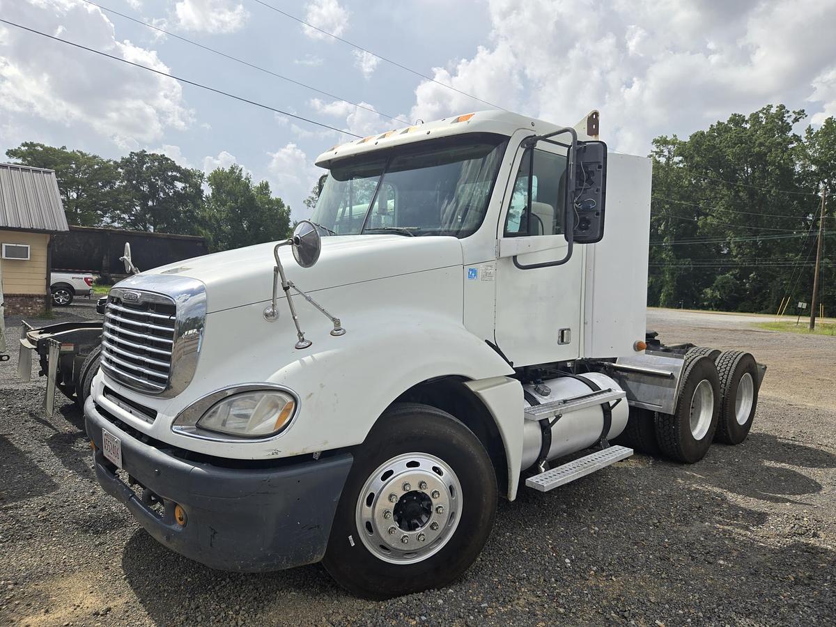Used 2007 FREIGHTLINER Columbia