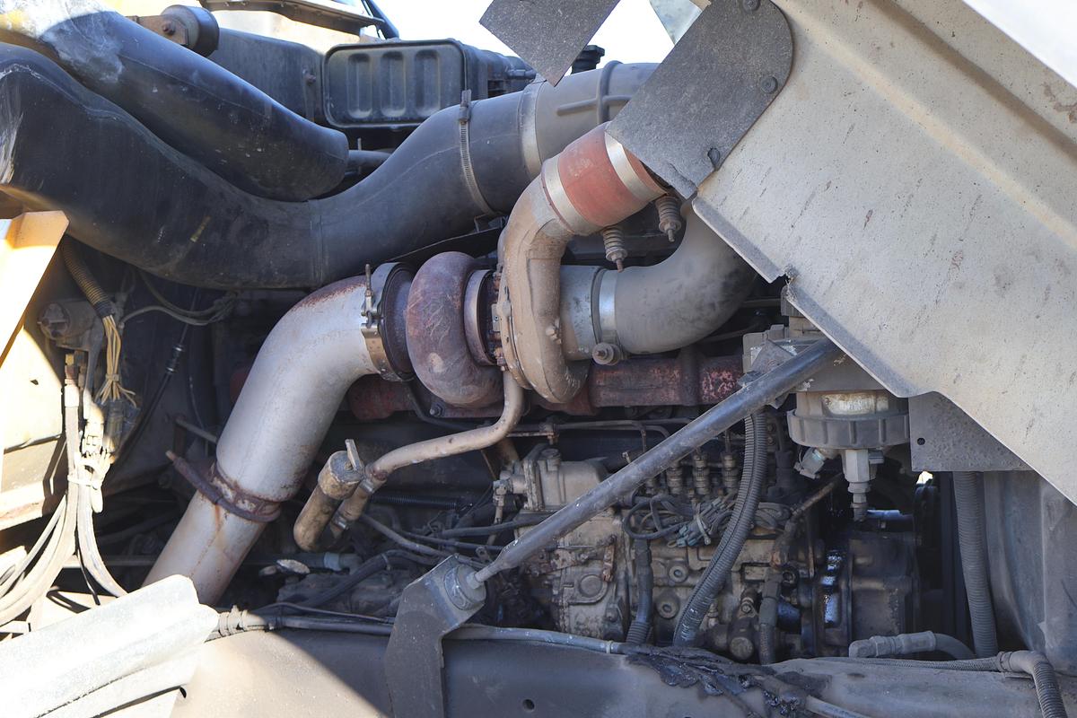 Used 1996 MACK RD690S