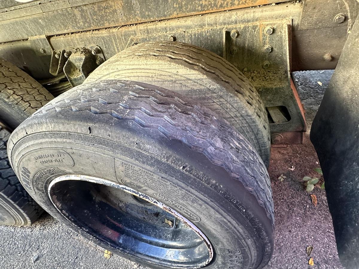 Used 2004 KENWORTH T300