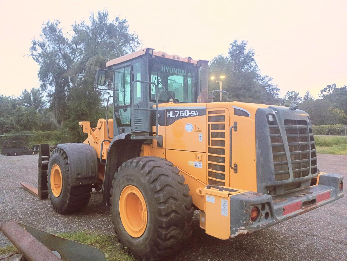 Used 2014 HYUNDAI HL760 9A