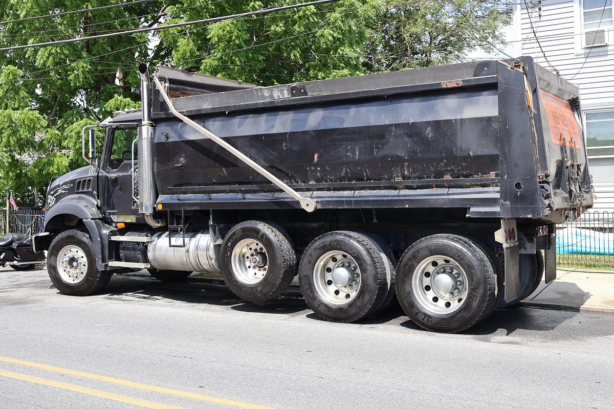 Used 2006 MACK CT713 Granite