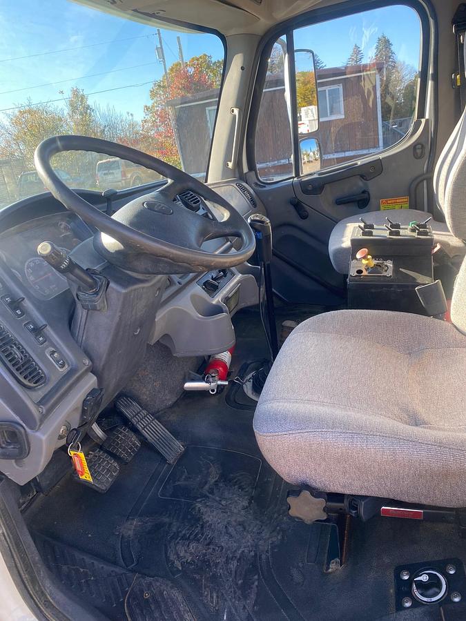 Used 2014 FREIGHTLINER M2 106