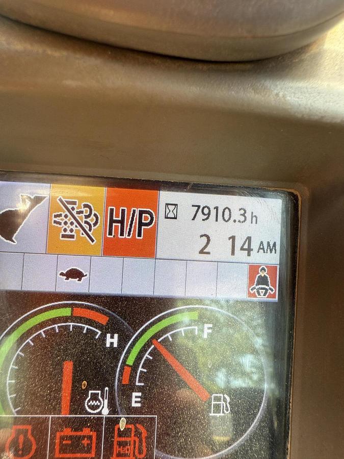 Used 2017 HITACHI ZX160LC-5N