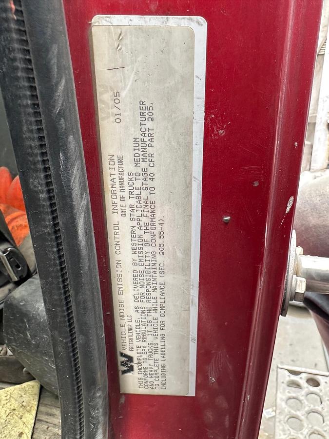 Used 2005 WESTERN STAR Rear Mixer