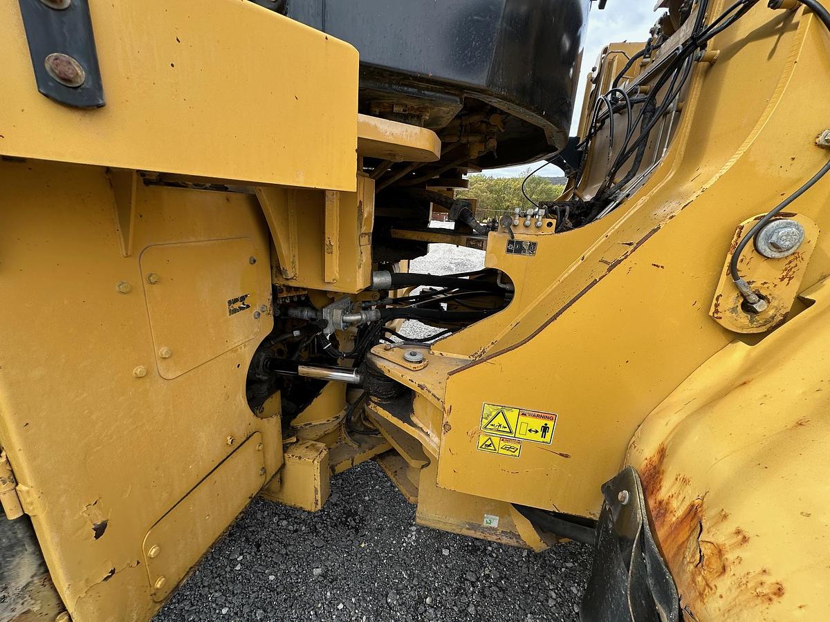 Used 2013 CATERPILLAR 972K