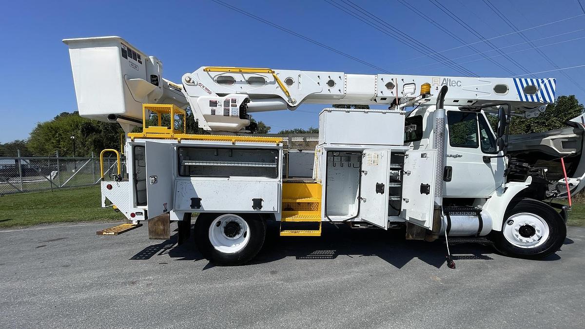 Used 2013 INTERNATIONAL 4300 Utility Bucket