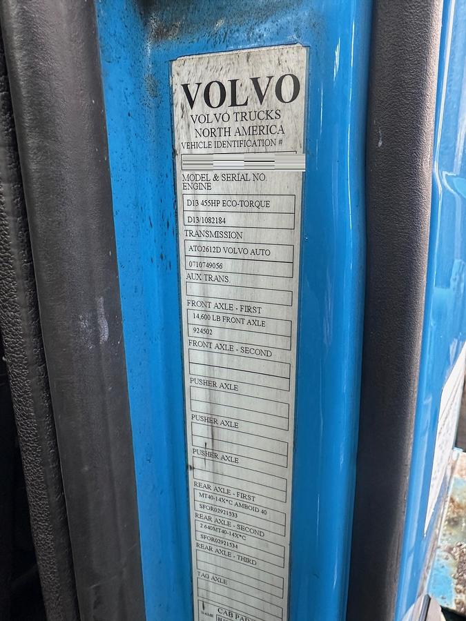 Used 2015 VOLVO VAH Car Hauler