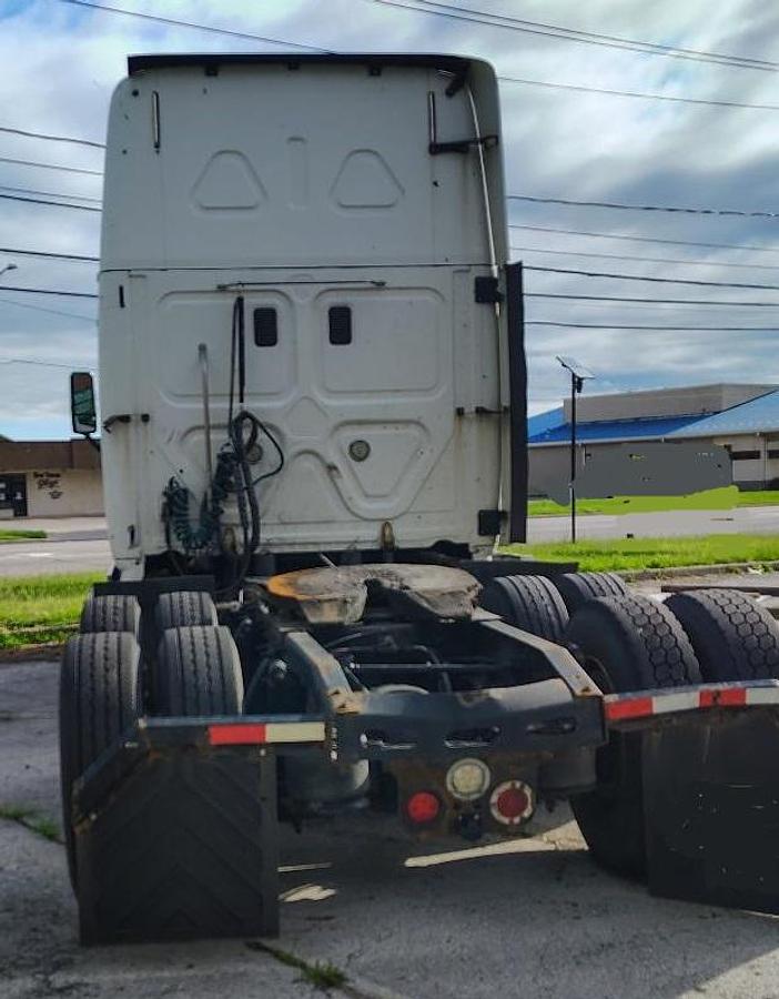 Used 2012 FREIGHTLINER Cascadia