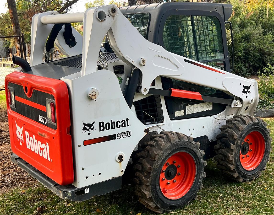 Used 2015 BOBCAT s570
