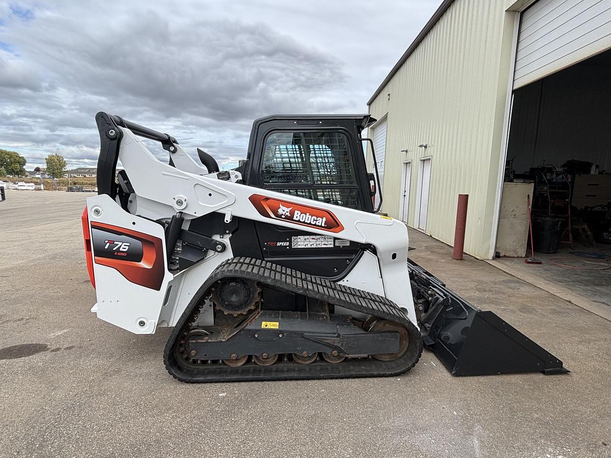 Used 2022 BOBCAT T76