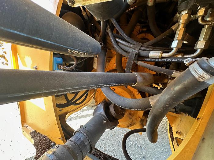 Used 2015 VOLVO L150H