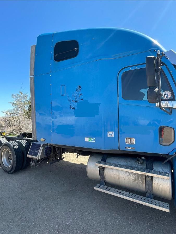 Used 2007 FREIGHTLINER Columbia
