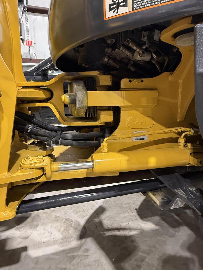 Used 2022 DEERE 324L