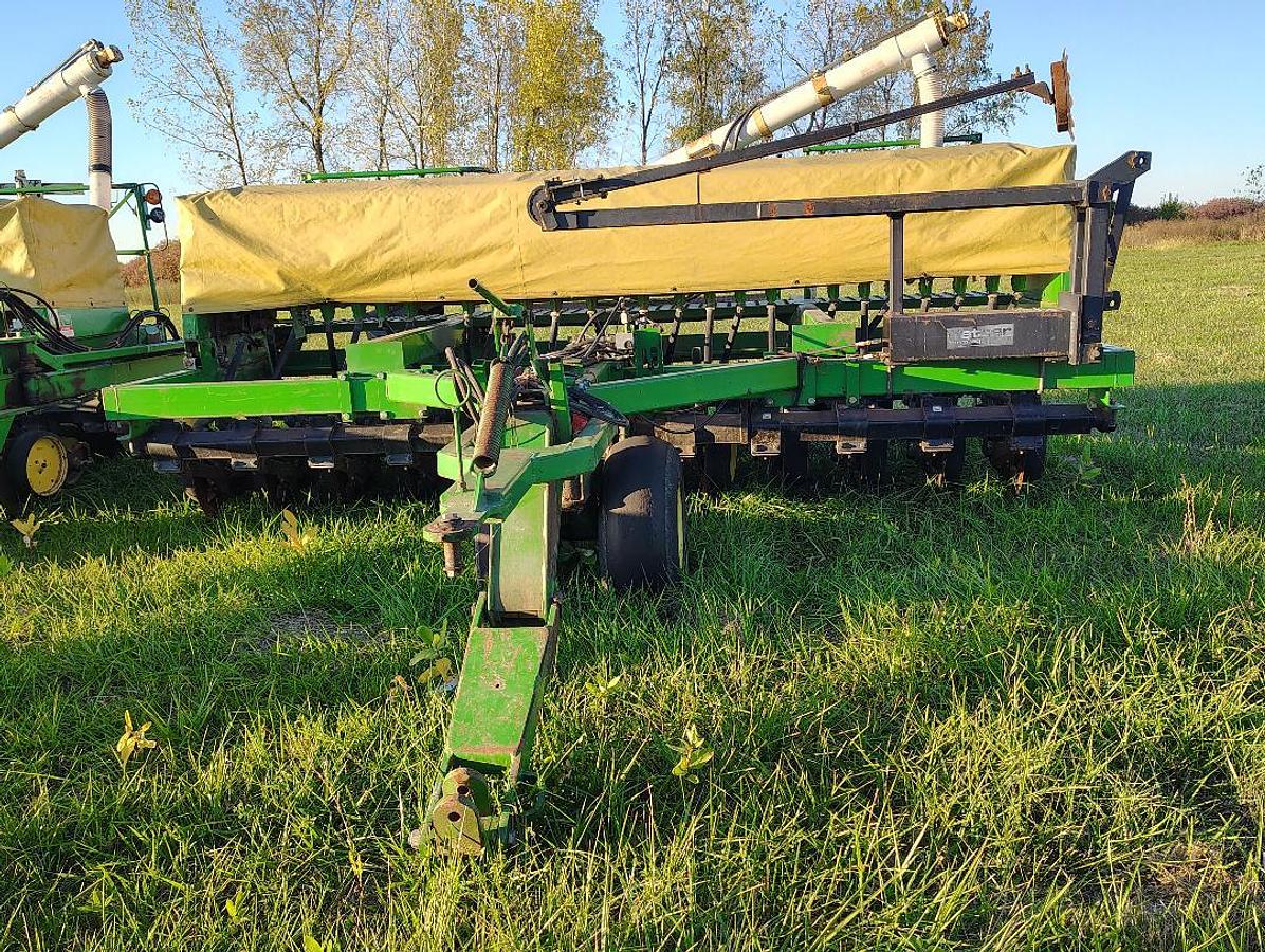 Used 1992 JOHN DEERE 750 Grain Drills