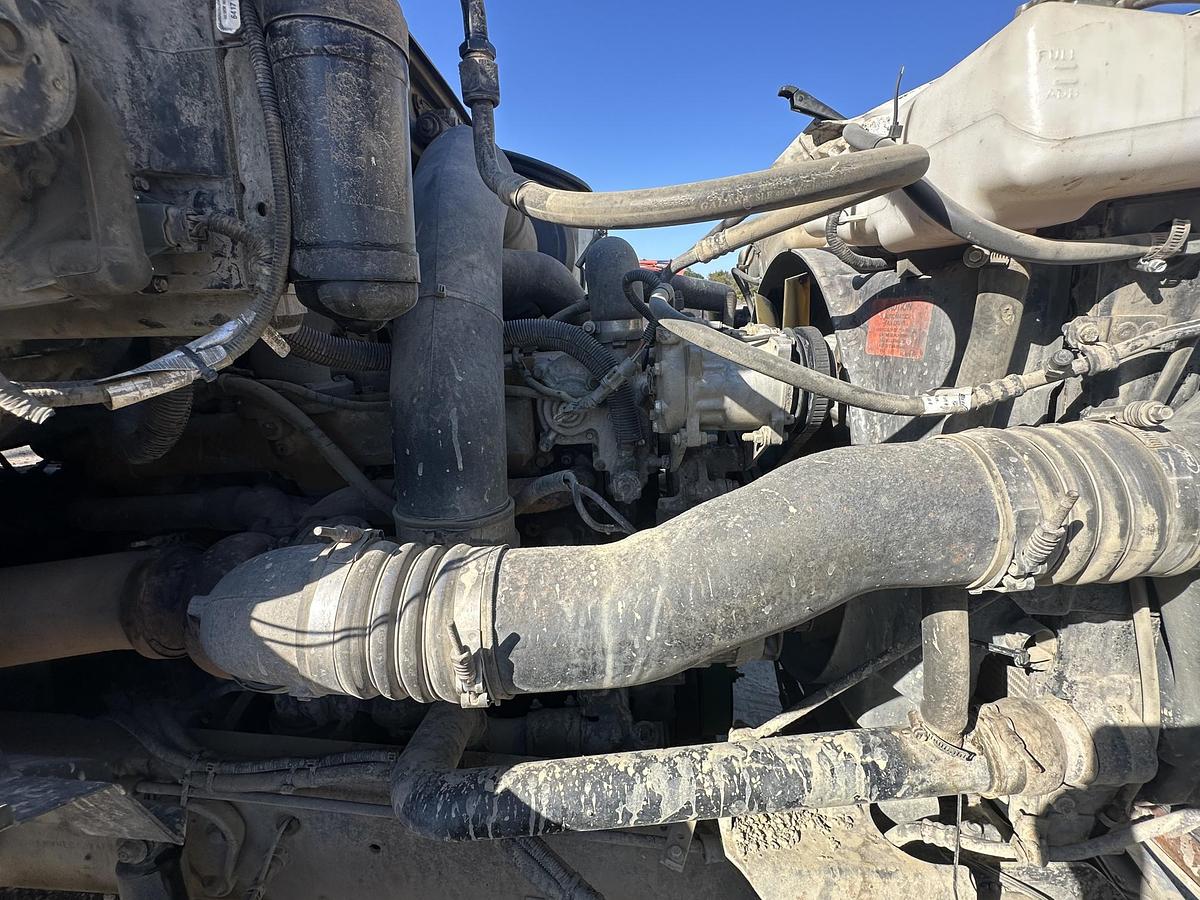 Used 2000 STERLING AT9513