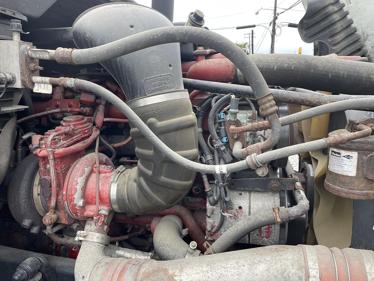 Used 2013 FREIGHTLINER Cascadia 125 Vacuum