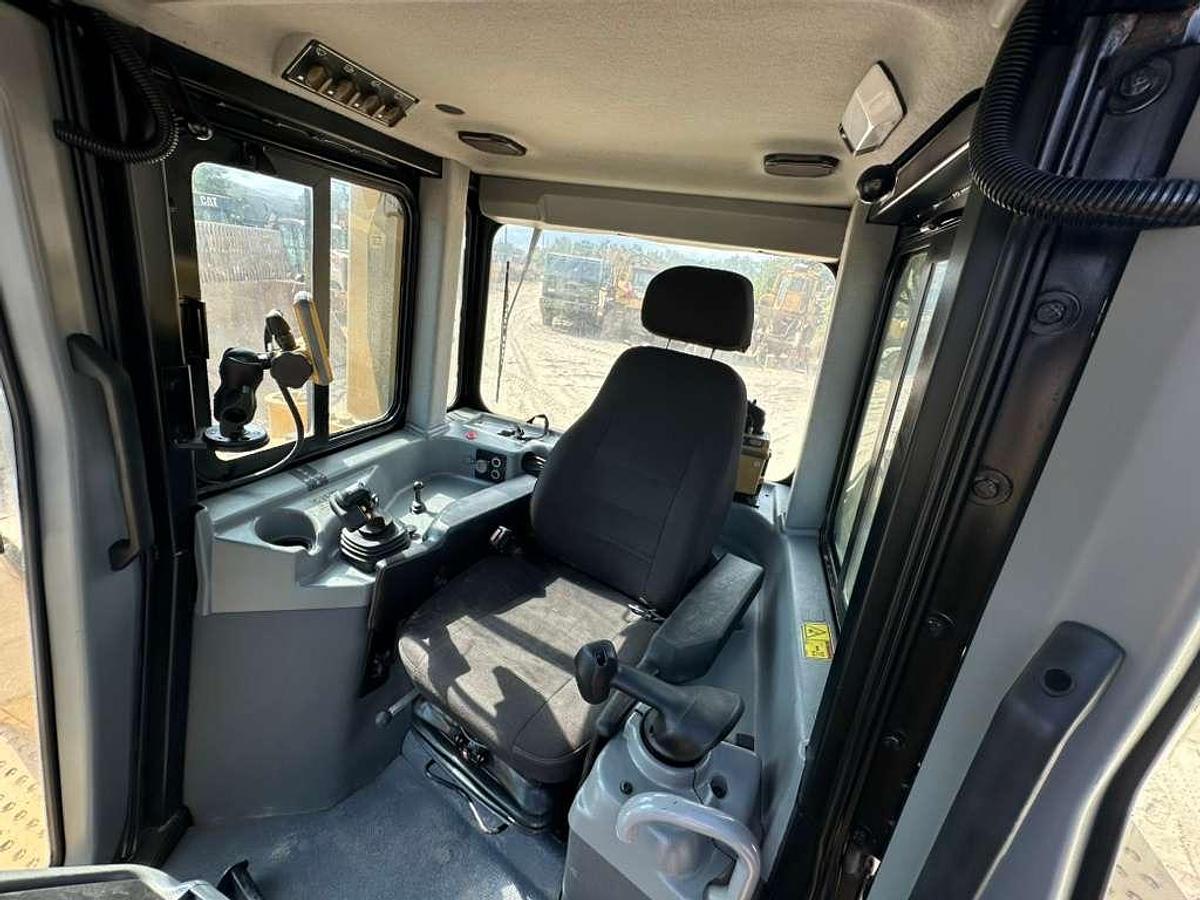 Used 2014 CATERPILLAR D6T XL