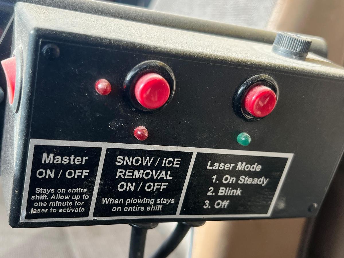 Used 2005 MACK CV713 Granite Dump Truck