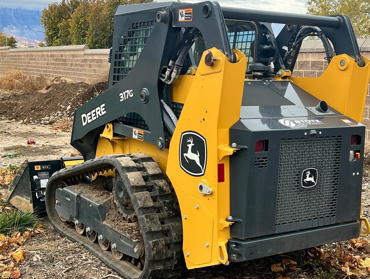 Used 2022 DEERE 317G