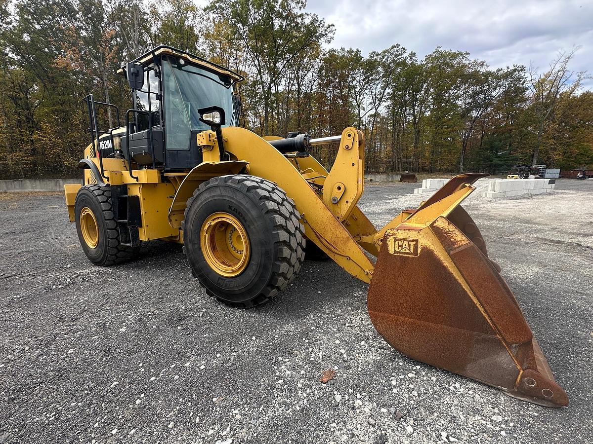 Used 2015 CATERPILLAR 962M