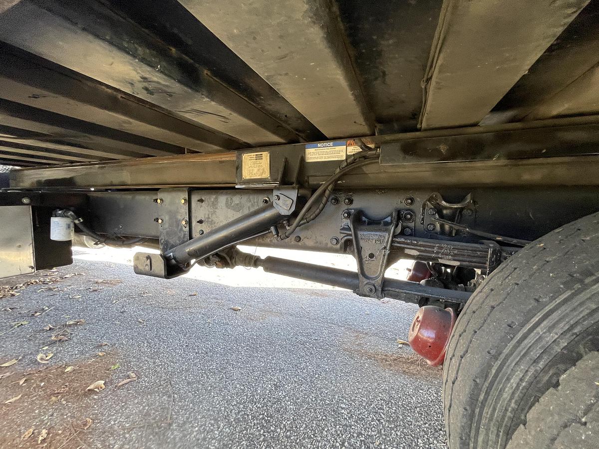 Used 2005 FREIGHTLINER FL70