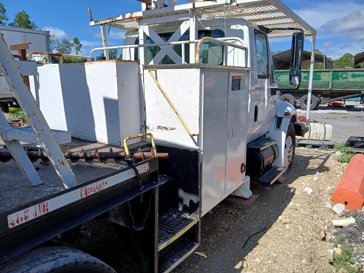 Used 2002 INTERNATIONAL 4300