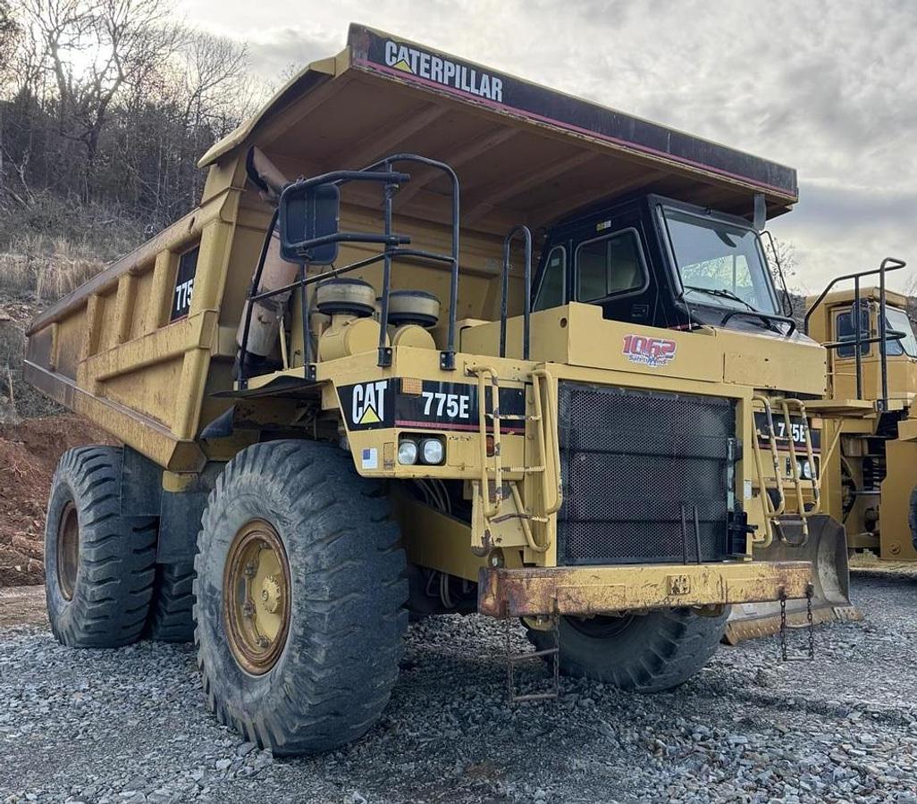 Used CATERPILLAR 775E