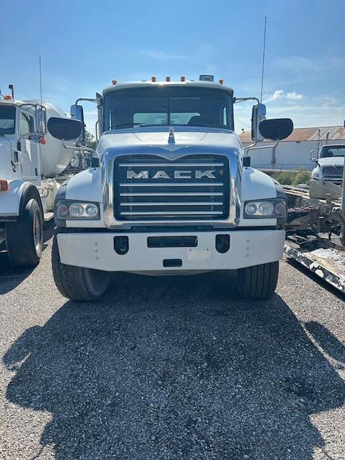 Used 2016 MACK GU700