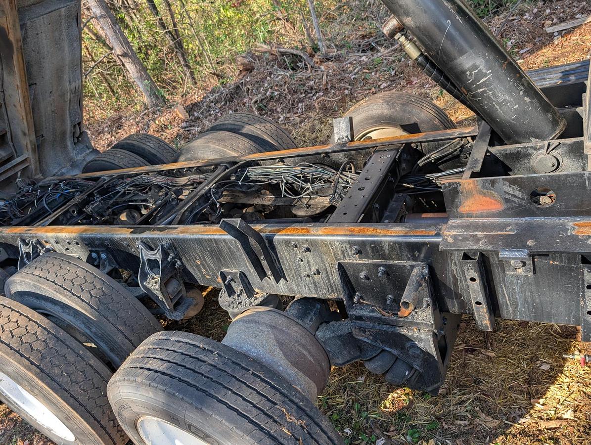 Used 1996 INTERNATIONAL 9400 Tri Axle