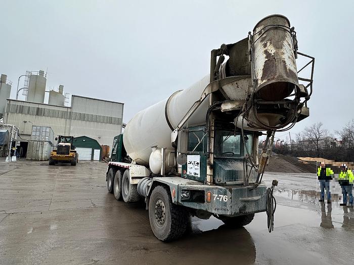 Used 2007 PHOENIX Front Discharge Mixer