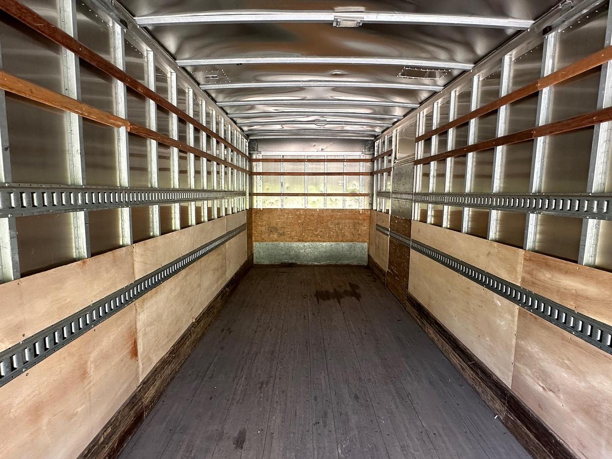 Used 2016 FREIGHTLINER Business Class M2