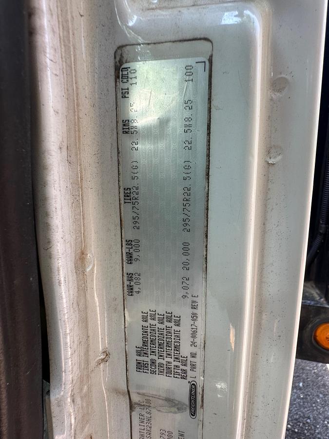 Used 2003 FREIGHTLINER FL70