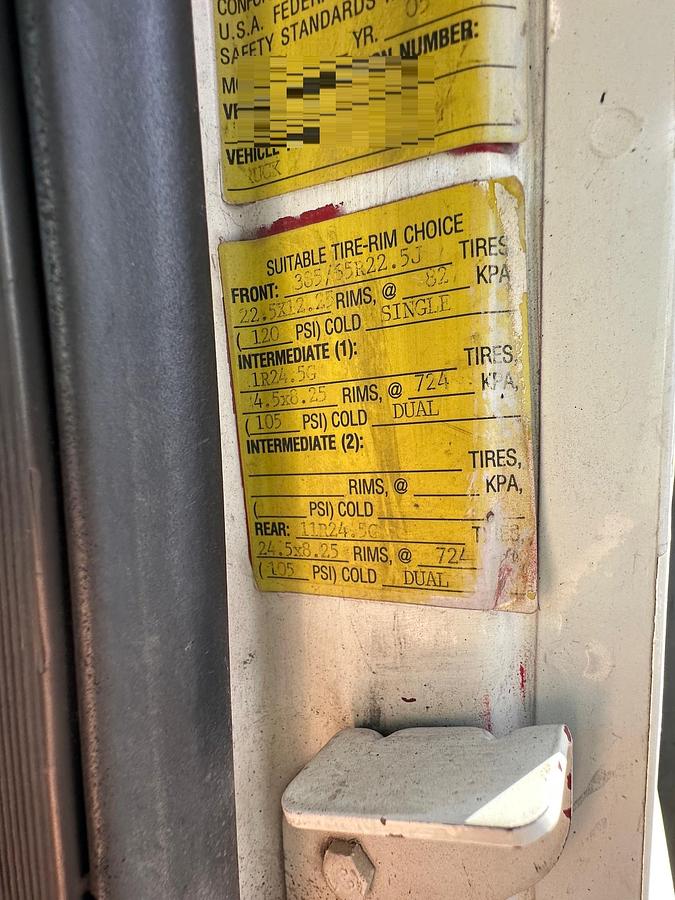 Used 2005 MACK CV713