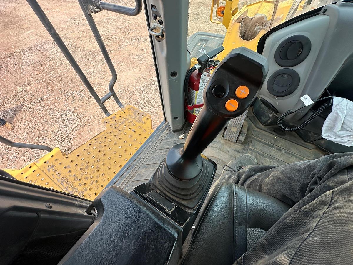 Used 2023 DEERE 744P