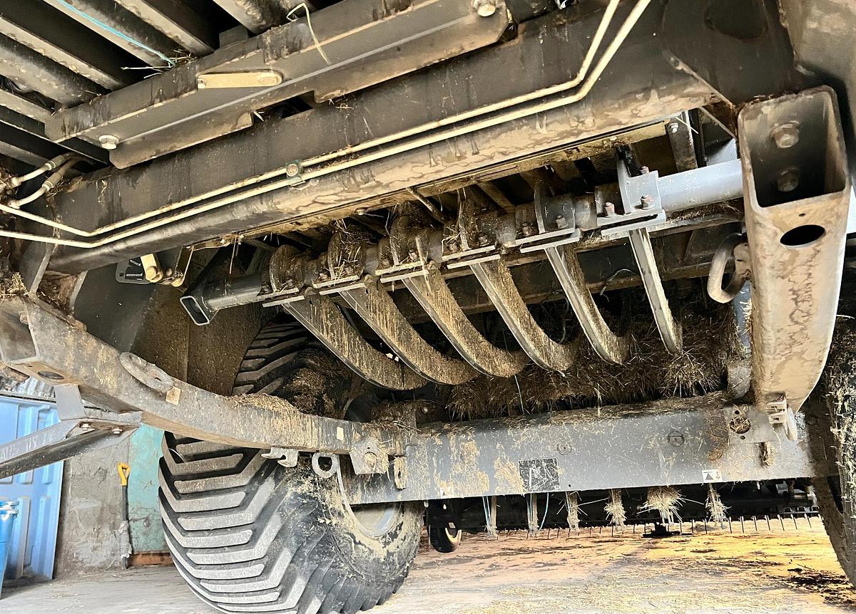 Used 2018 MASSEY FERGUSON 2270 Hesston